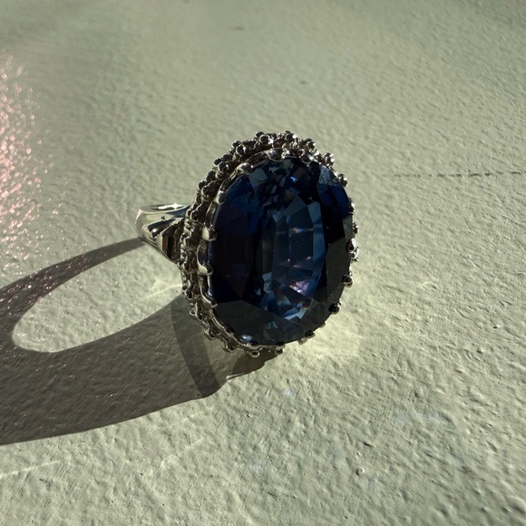 3/$100 Vivid Blue Sapphire Ring size 6.25 - Picture 2 of 6